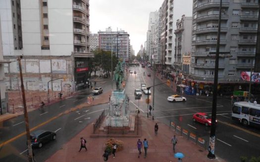 VENTA ESCRITORIOS CORDON  CONSTITUYENTE Y 18 DE JULIO
