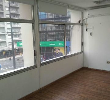 VENTA ESCRITORIOS CORDON  CONSTITUYENTE Y 18 DE JULIO