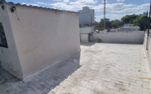VENTA CASA LA BLANQUEADA MONTE CASEROS y LUIS A. DE HERRERA