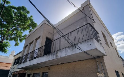 VENTA CASA LA BLANQUEADA MONTE CASEROS y LUIS A. DE HERRERA