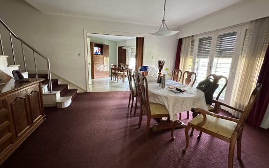 VENTA CASA EN MALVIN 5 DORMITORIOS – AVDA. LEGRAND ESQUINA AMAZONAS