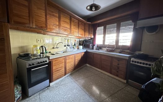 VENTA CASA EN MALVIN 5 DORMITORIOS – AVDA. LEGRAND ESQUINA AMAZONAS
