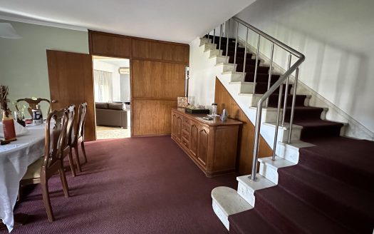 VENTA CASA EN MALVIN 5 DORMITORIOS – AVDA. LEGRAND ESQUINA AMAZONAS
