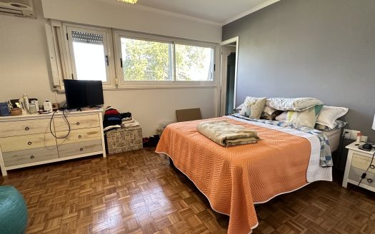 VENTA CASA EN MALVIN 5 DORMITORIOS – AVDA. LEGRAND ESQUINA AMAZONAS