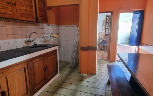 VENTA CASA POCITOS NUEVO-BUCEO 3 dormitorios con garaje . próximo Montevideo Shopping
