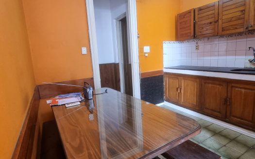 VENTA CASA POCITOS NUEVO-BUCEO 3 dormitorios con garaje . próximo Montevideo Shopping